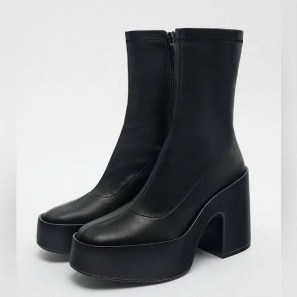 ZARA PLATFORM HEELED ANKLE BOOTS
BLACK - Picture 6 of 10